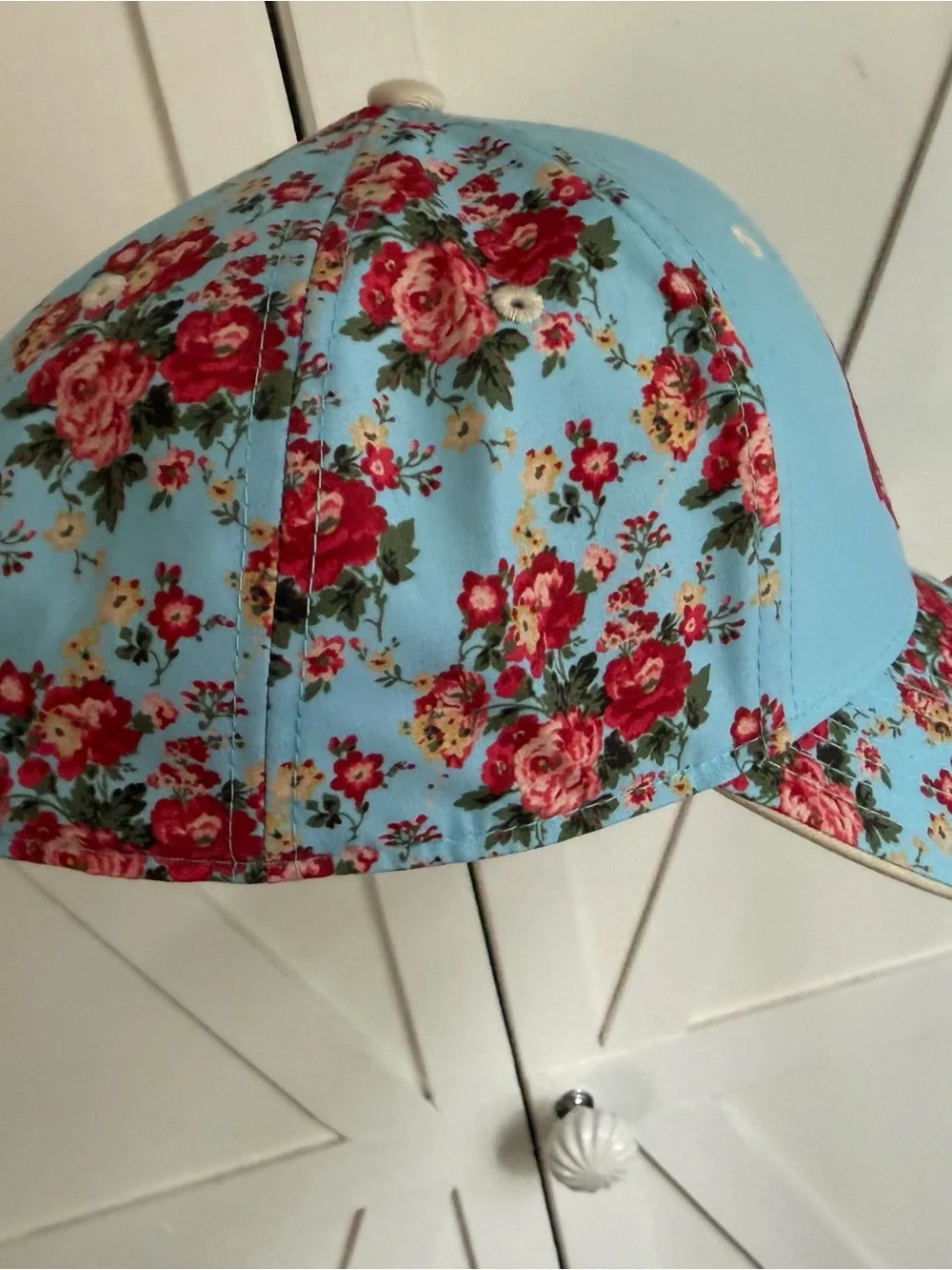 Bass Pro Shops Light Blue & Red Floral Trucker Hat